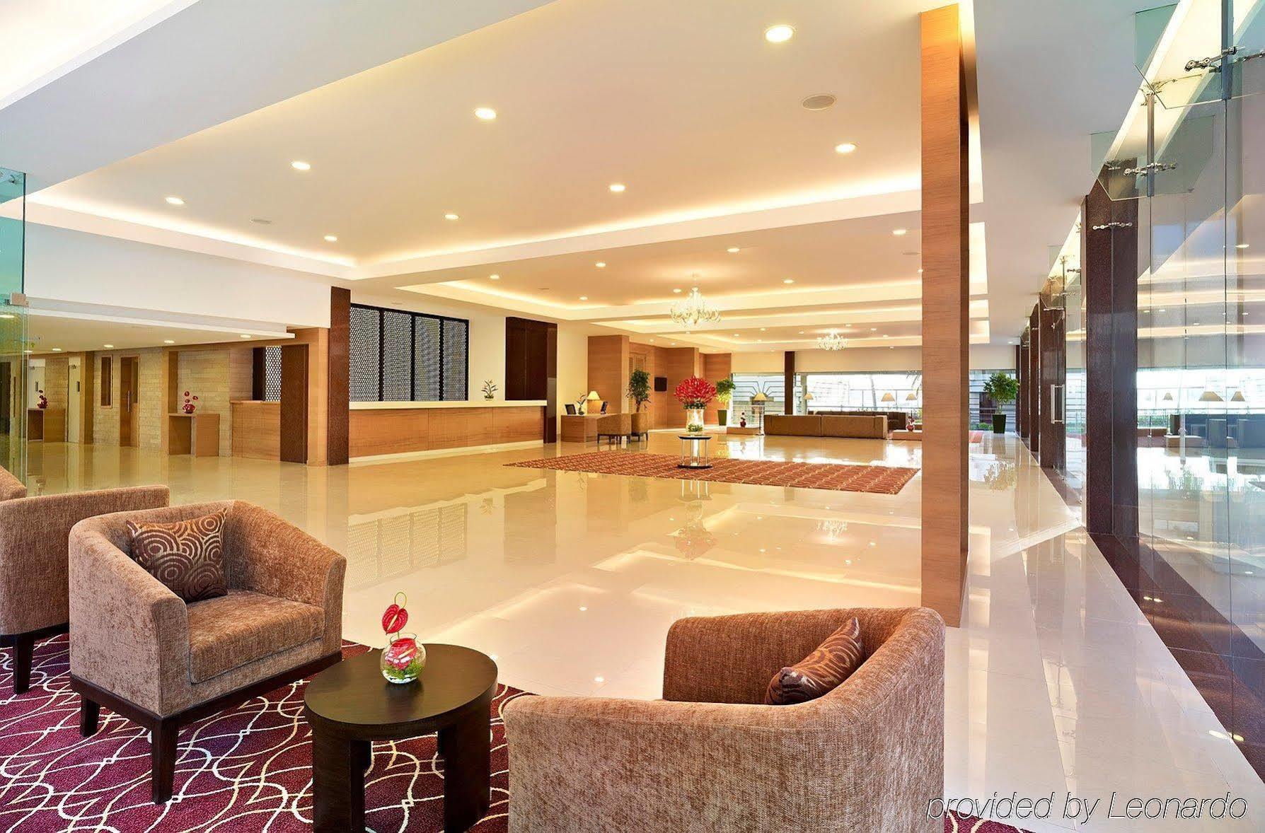 Hotel Naveen Lakeside Hubli Bagian luar foto