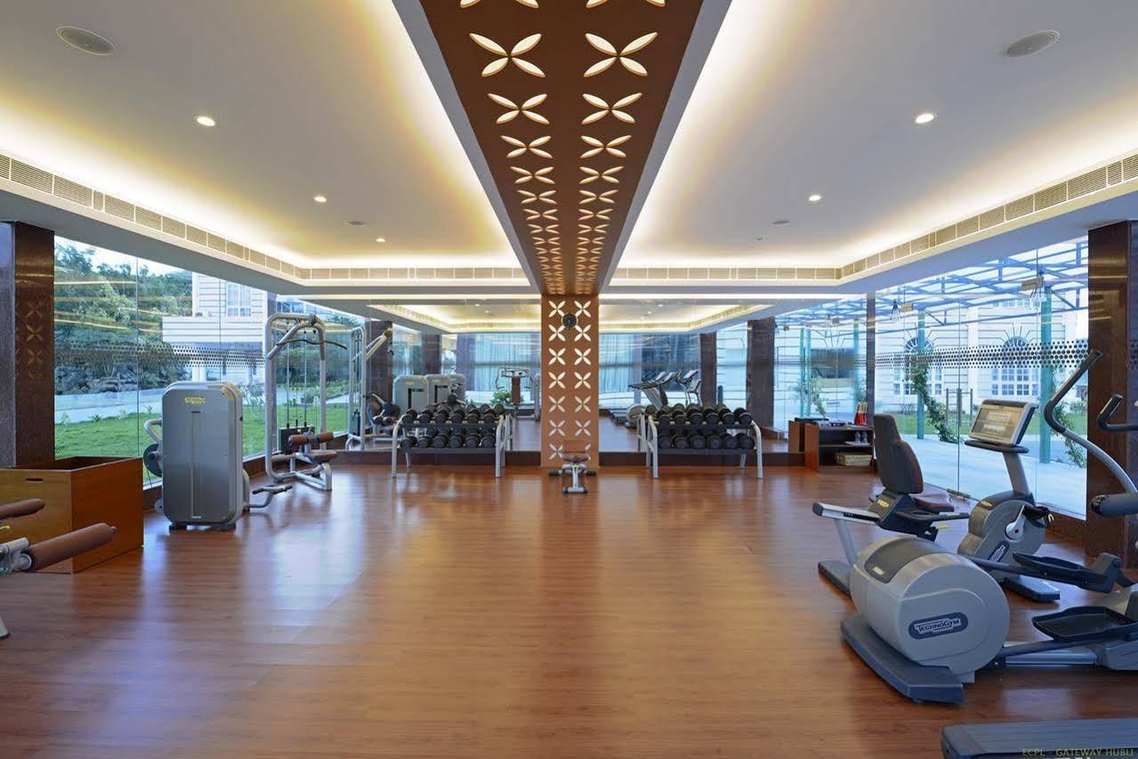 Hotel Naveen Lakeside Hubli Bagian luar foto